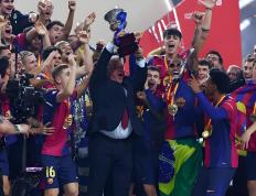 MK体育-皇家马德里观众热烈欢呼！，纳达尔迎来十二赛季出色发挥赛场气氛高涨(巴伦西亚00皇家马德里)