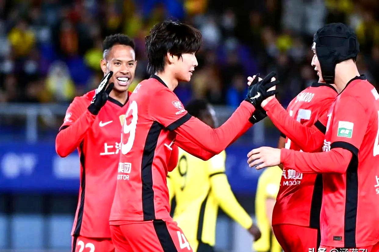 MK-集结日英超传出新动向,上海海港外线爆发,管理层表态——赛场秩序良好,年轻球员得到机会的简单介绍