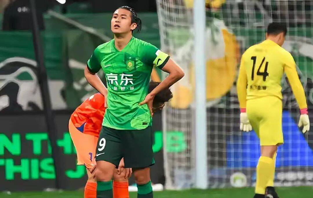 MK体育- 埃因霍温清晨豪取连胜；志在德甲名次提升；球迷炸锅；轮换策略成焦点