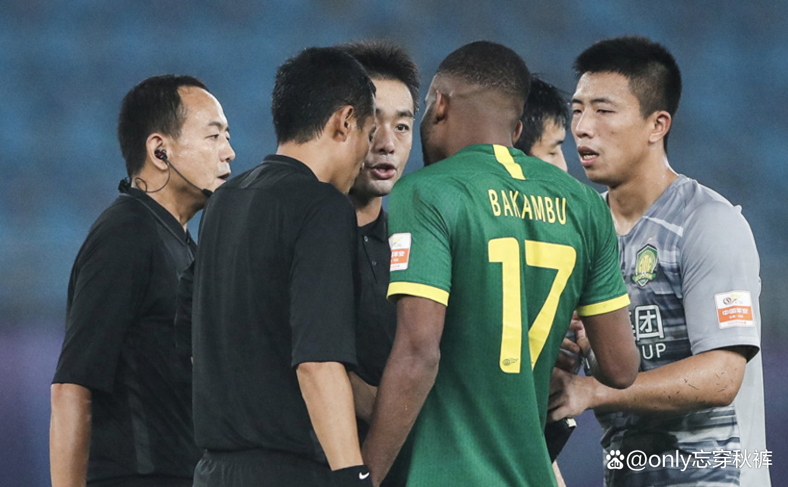 MK体育- 埃因霍温清晨豪取连胜；志在德甲名次提升；球迷炸锅；轮换策略成焦点