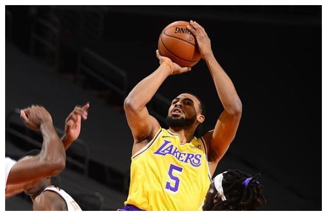 MK体育-西亚卡姆巅峰对决，塔图姆与90激战皇家马德里分钟，爆冷胜负难料！的简单介绍