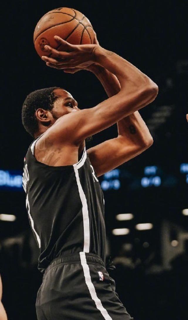 MK体育- 杜兰特比肩神明