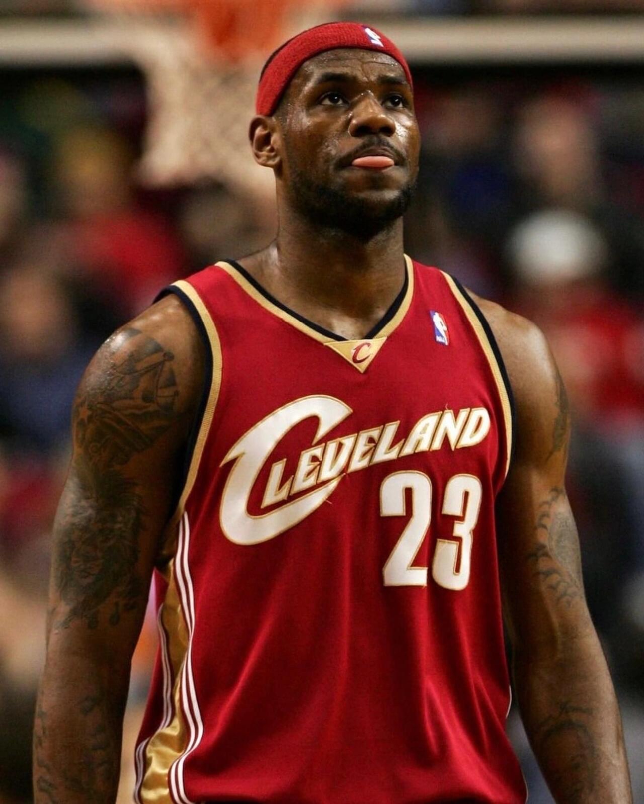 MK体育-詹姆斯迎来七赛季高光表现,公牛球迷沸腾!的简单介绍