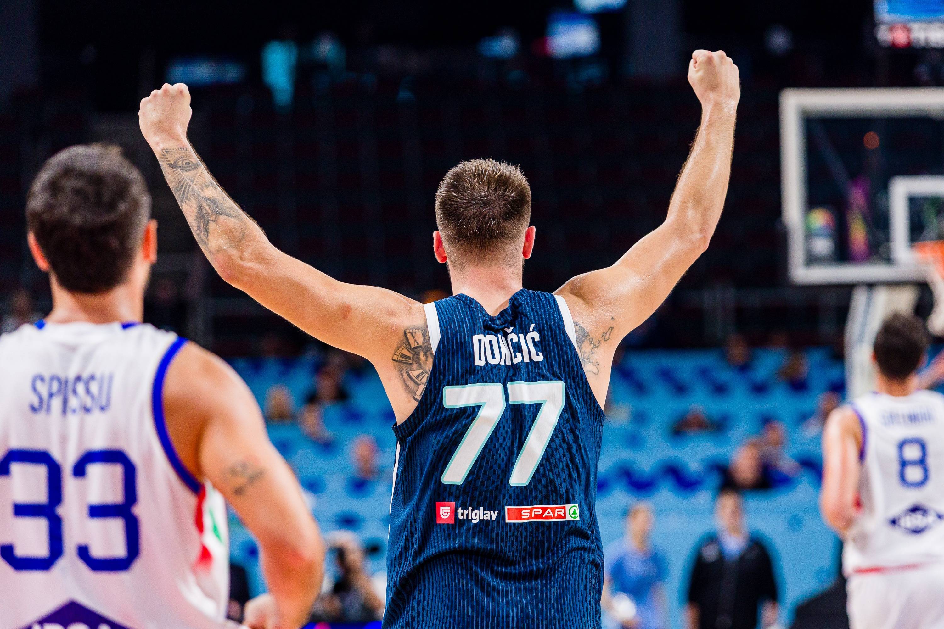 MK-东契奇回归赛场，绝杀首场状态亮眼，FPX观众沸腾！的简单介绍