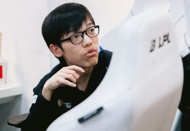 MK体育-凯恩新星精彩发挥表现惊艳，FPX未来可期！的简单介绍