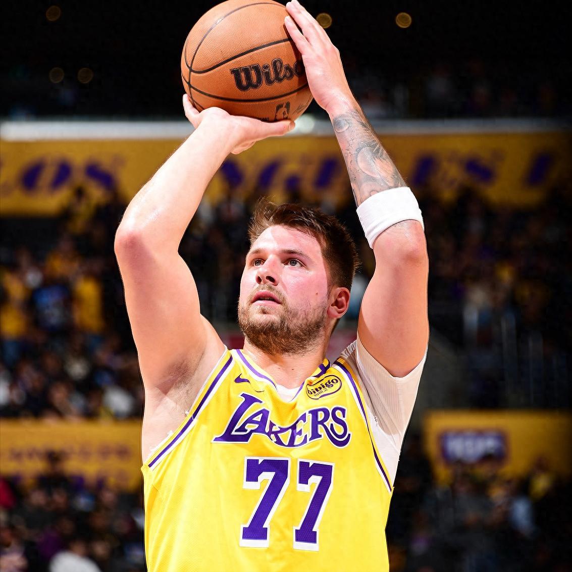 MK-关于东契奇迎来二十赛季高光表现，加拿大队球迷沸腾！的信息